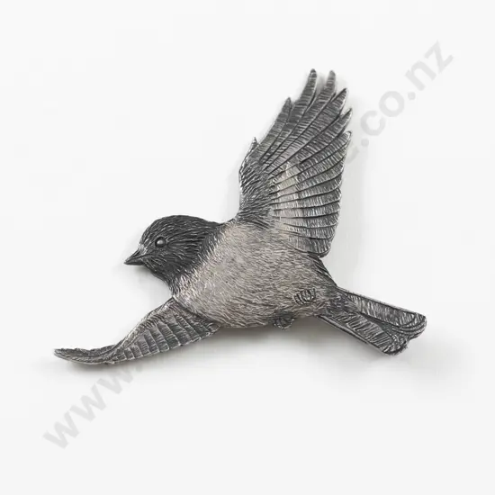 NZ Jeweller Peter McKay S/S Tomtit Brooch