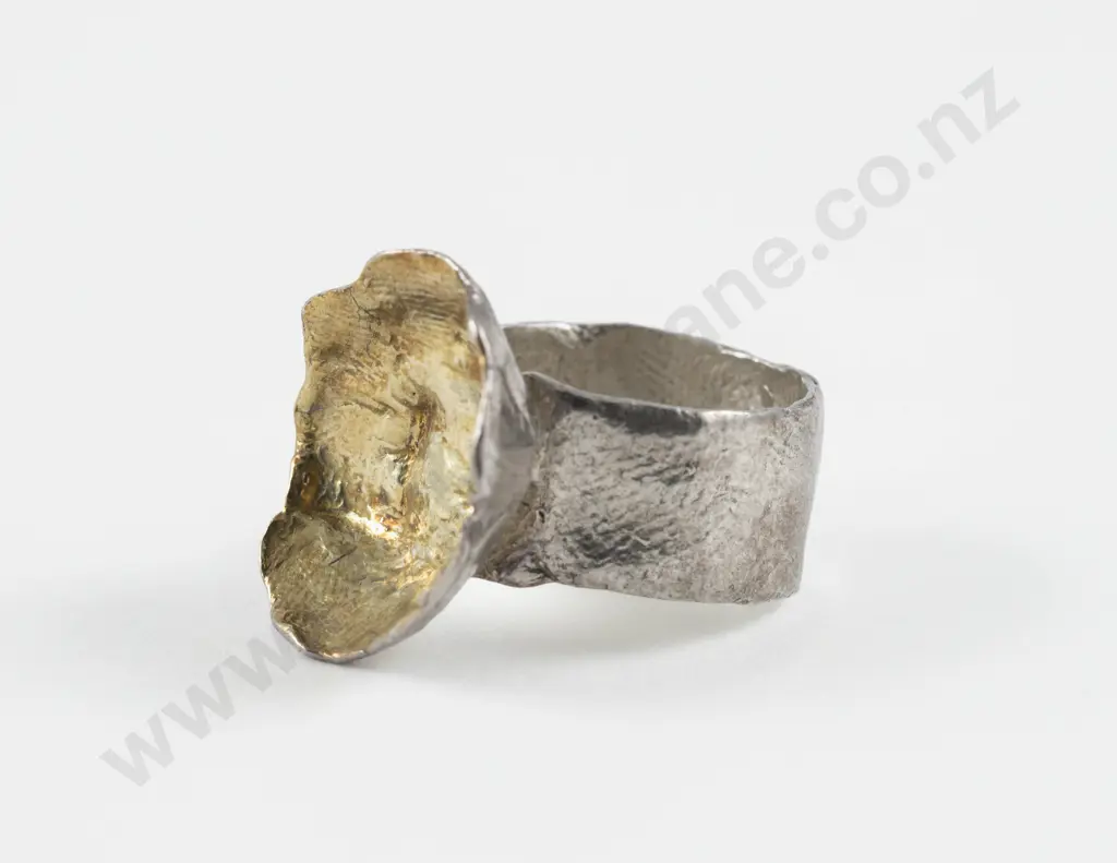 NZ Jeweller Helen Punton S/S and Gold Plated Textured Shell Ring Image 1++