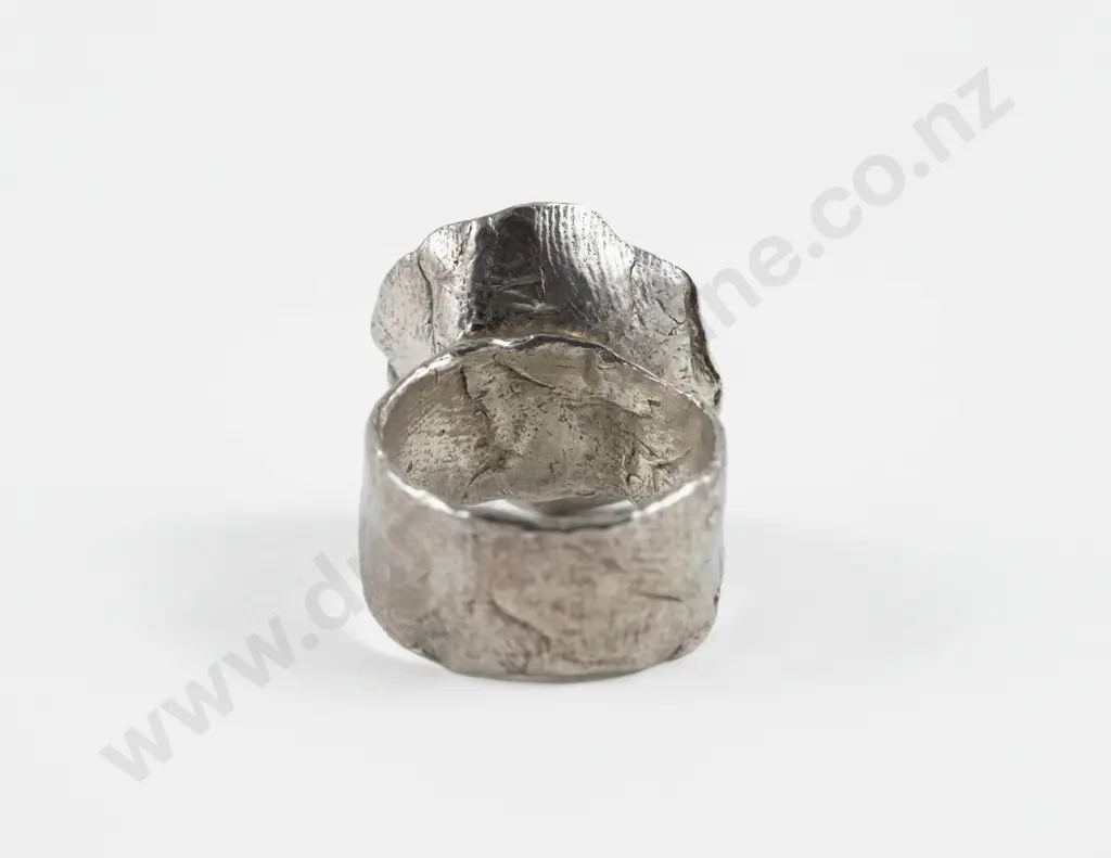 NZ Jeweller Helen Punton S/S and Gold Plated Textured Shell Ring Image 1++