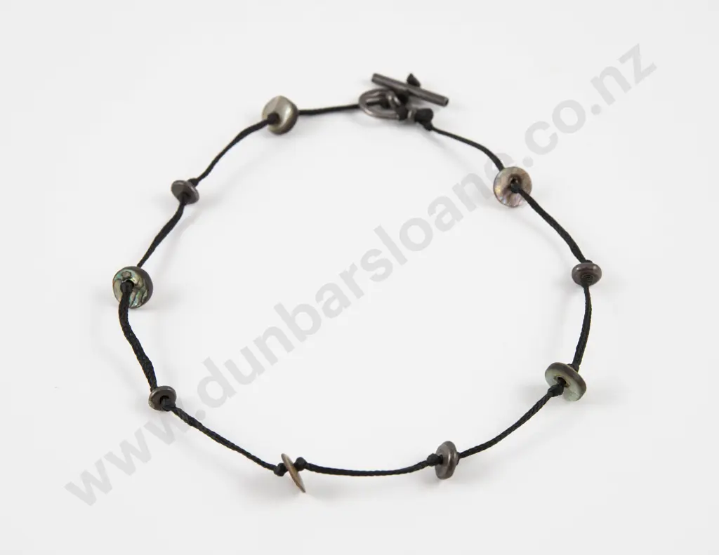 NZ Jeweller Martyn Milligan Paua Shell Disc Necklace Image 1++