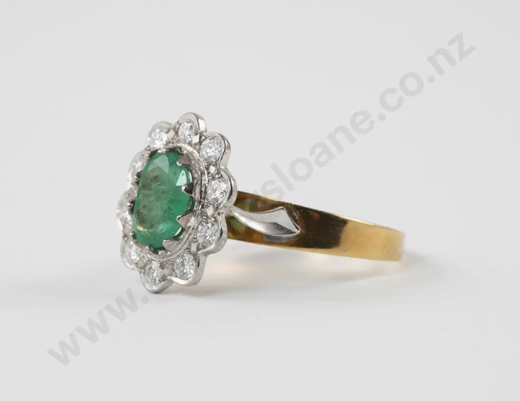 18ct Diamond and Emerald Cluster Ring Image 1++