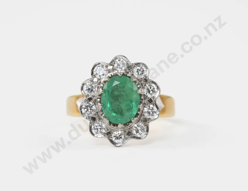 18ct Diamond and Emerald Cluster Ring Image 1++
