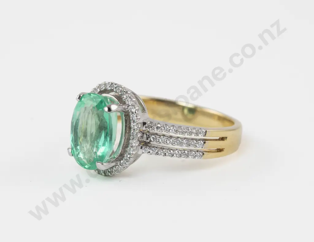 18ct Yellow and White Gold 77Stone Diamond and Emerald Cluster Ring Image 1++