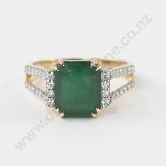 14ct 37Stone Diamond and Emerald Dress Ring