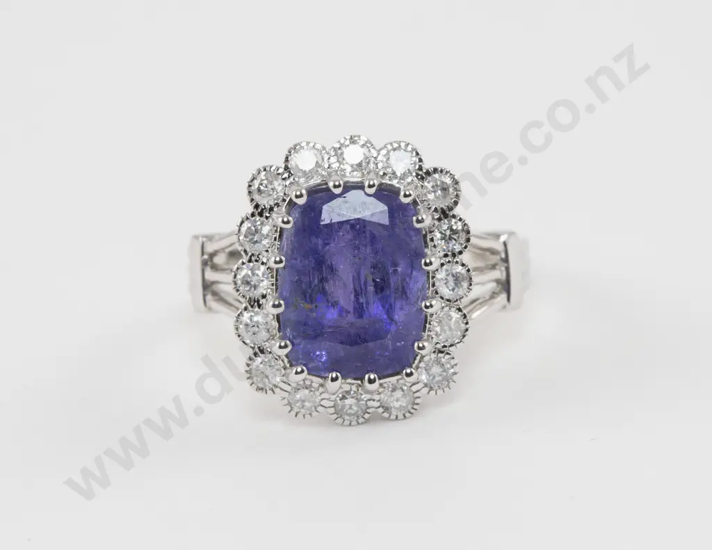 14ct White Gold 17Stone Diamond and Tanzanite Cluster Ring Image 1++