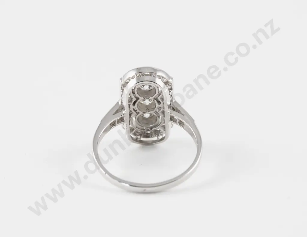 Art Deco Style 18ct White Gold 29Stone Diamond Ring Image 1++