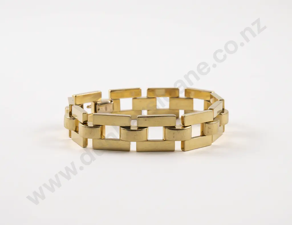 18ct Fancy Link Bracelet Image 1++