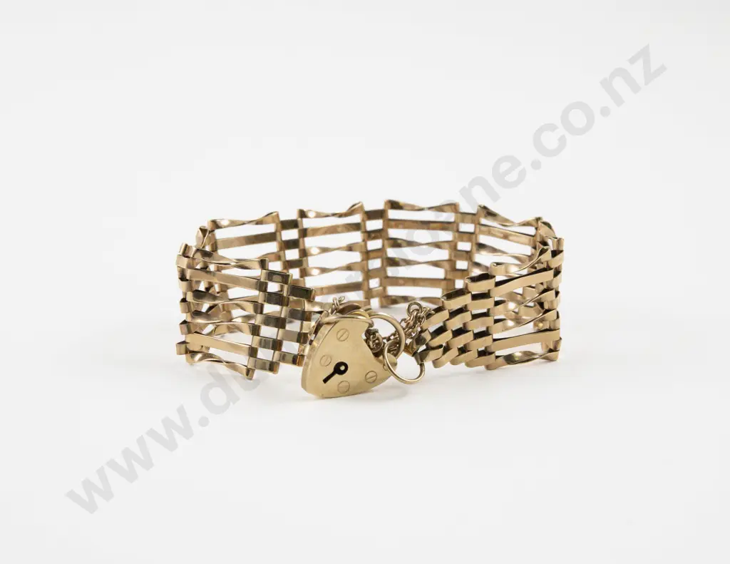9ct Fancy Rail Link Bracelet Image 1++