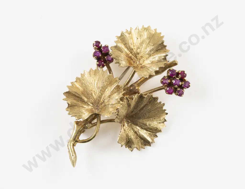 Mid- Century Cropp & Farr 18ct Ruby Botanical Leaf Brooch Image 1++