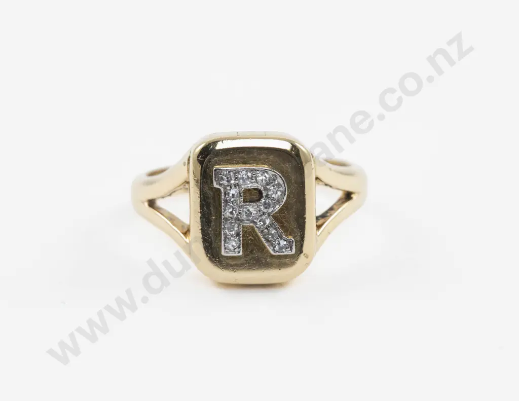 Victorian 18ct 13Stone Diamond Memorial Ring Image 1++