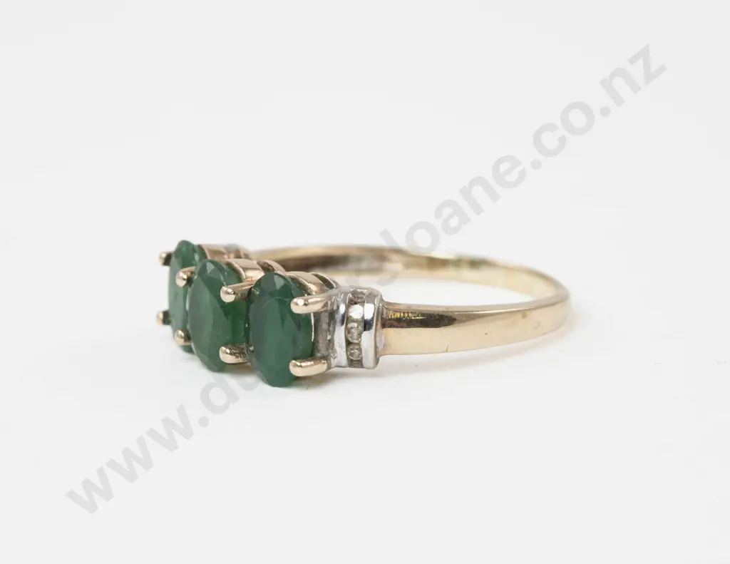 9ct Three Stone Emerald Ring Image 1++