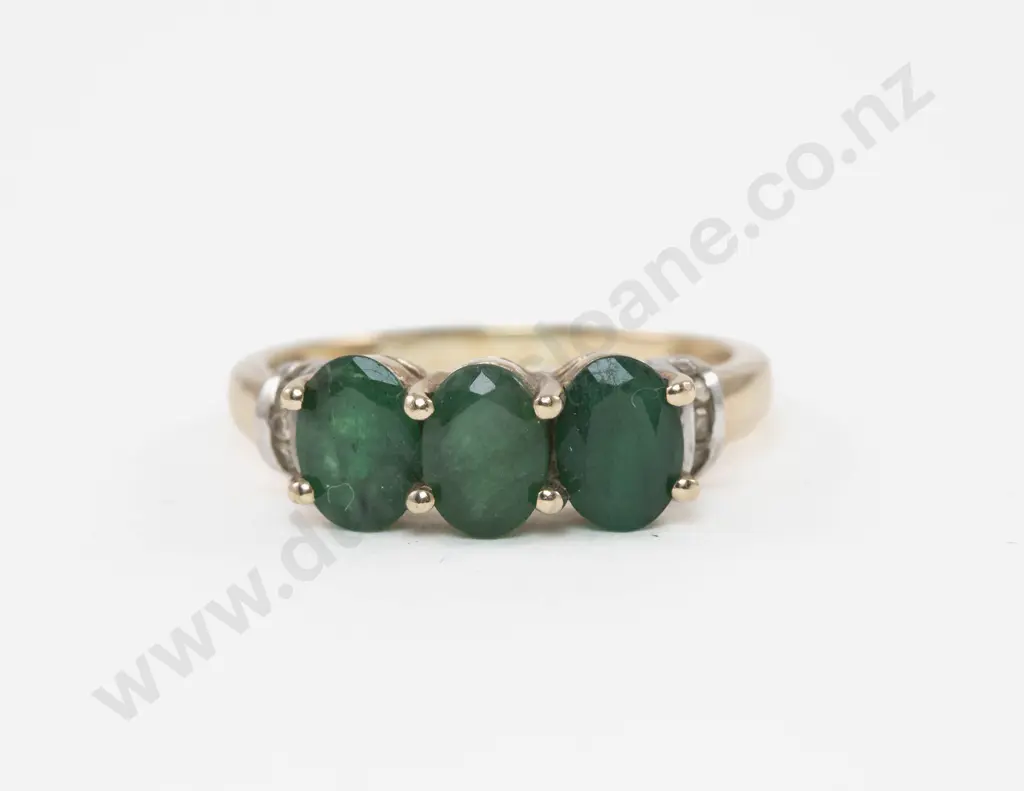 9ct Three Stone Emerald Ring Image 1++
