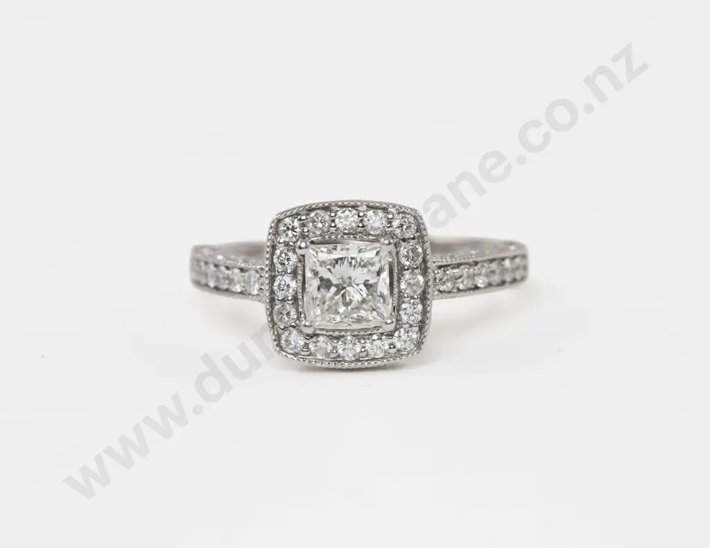 14ct White Gold 35Stone Diamond Cluster Ring Image 1++