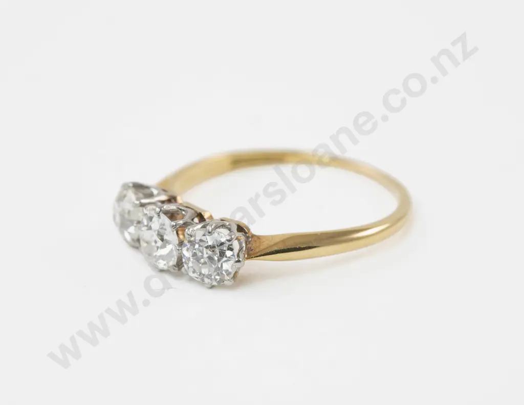 18ct Three Stone Dimaond Ring Image 1++