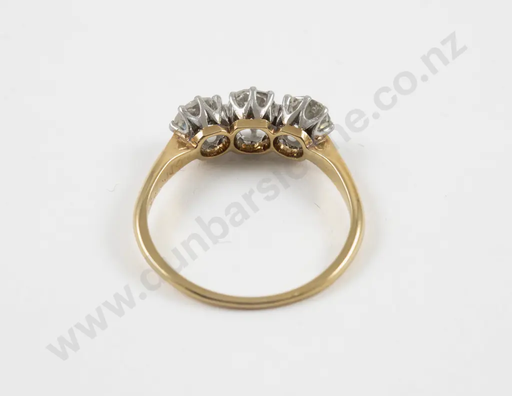 18ct Three Stone Dimaond Ring Image 1++