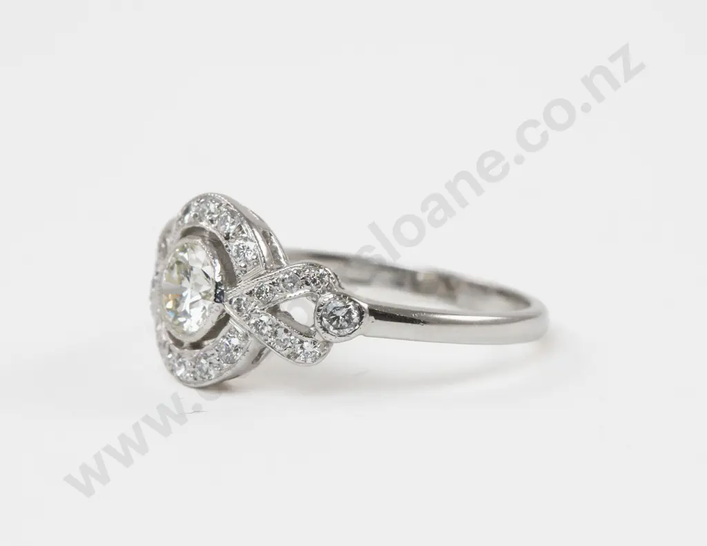 18ct White Gold 27Stone Dimaond Cluster Image 1++