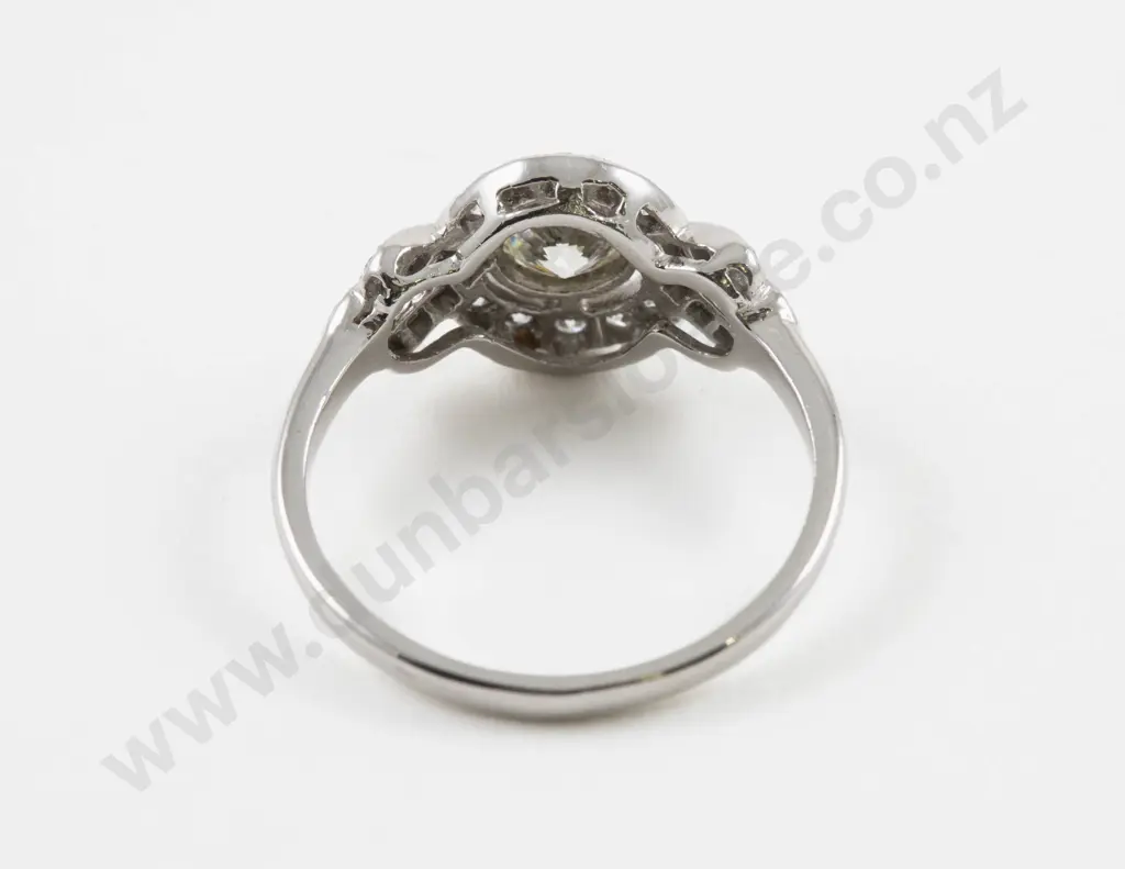 18ct White Gold 27Stone Dimaond Cluster Image 1++