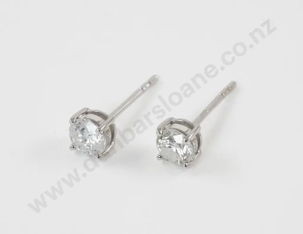 14ct White Gold Single Stone Diamond Stud Earrings Image 1++