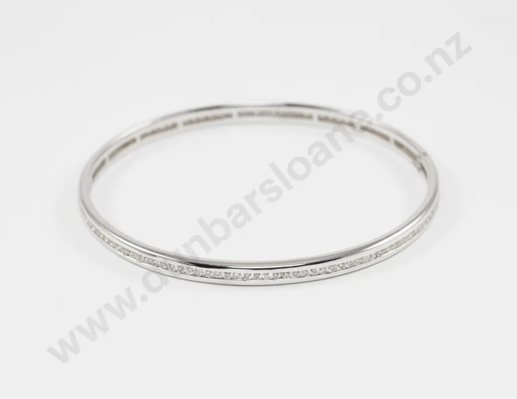 18ct White Gold 123Stone Dimaond Bangle Image 1++