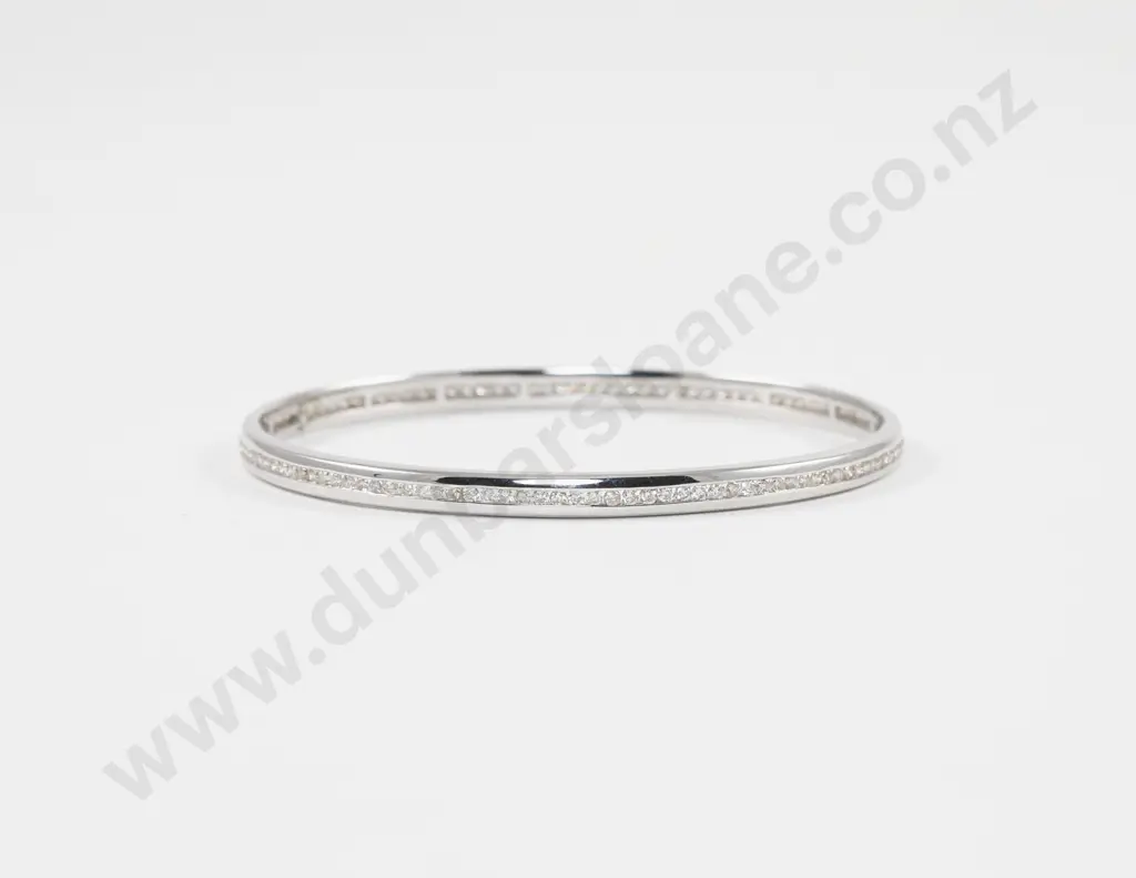 18ct White Gold 123Stone Dimaond Bangle Image 1++