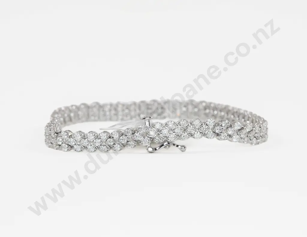 Macy & Co. New York 14ct White Gold 157Stone Dimaond Tennis Bracelet Image 1++