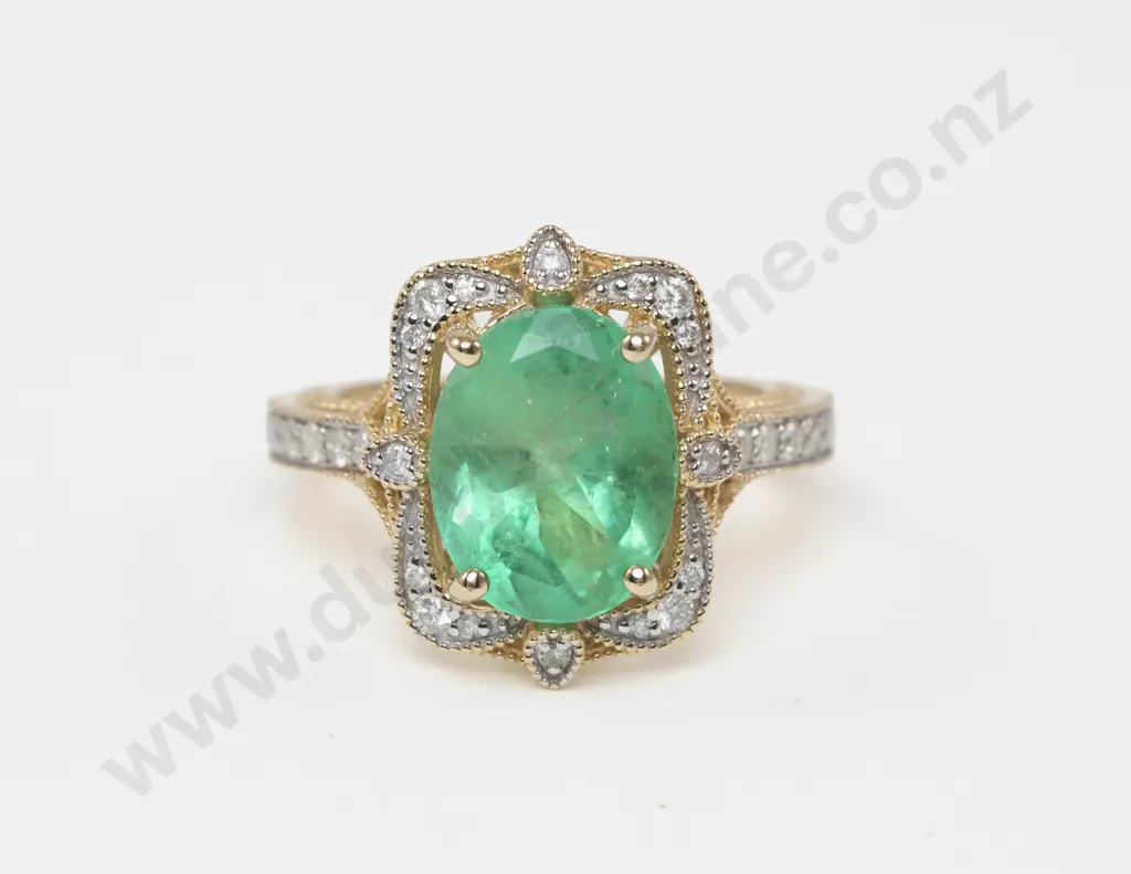 14ct 29Stone Diamond and Emerald Cluster Ring Image 1++