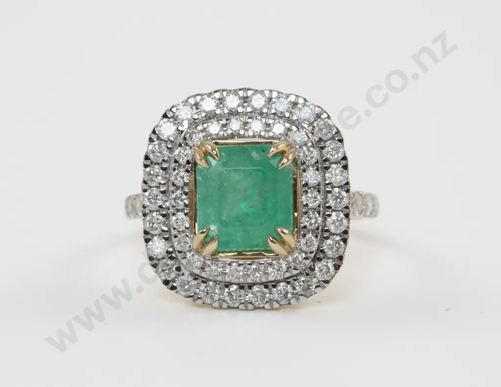 14ct 57Stone Diamond and Emerald Cluster Ring Image 1++
