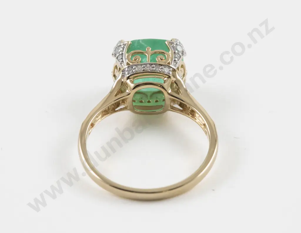 14ct 33Stone Diamond and Emerald Dress Ring Image 1++