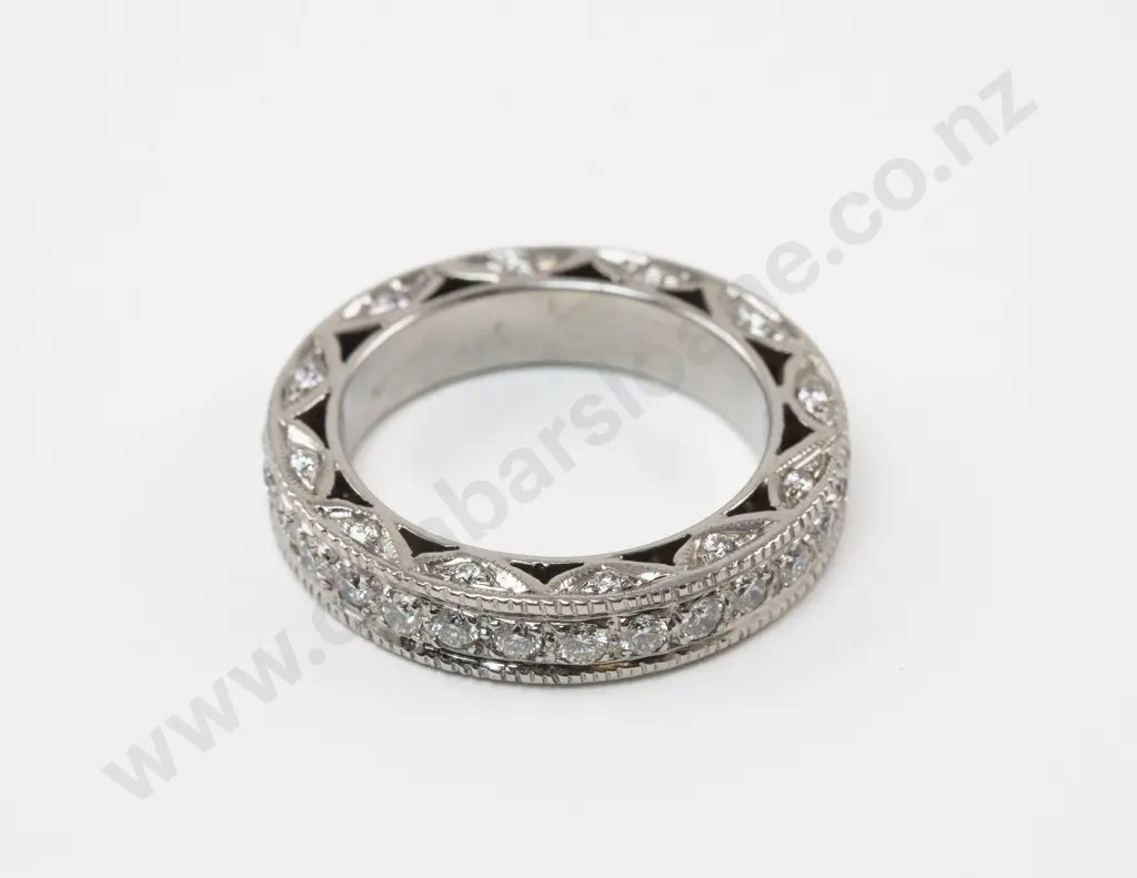 18ct White Gold 52Stone Dimaond Band Ring Image 1++