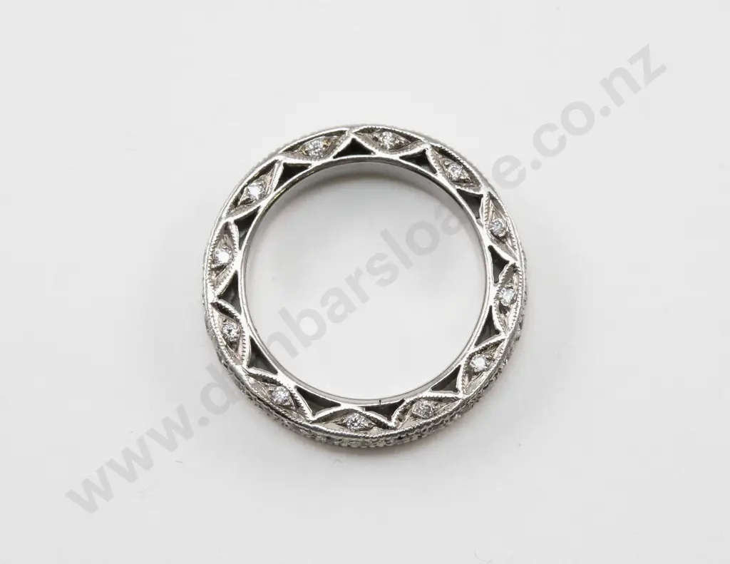 18ct White Gold 52Stone Dimaond Band Ring Image 1++