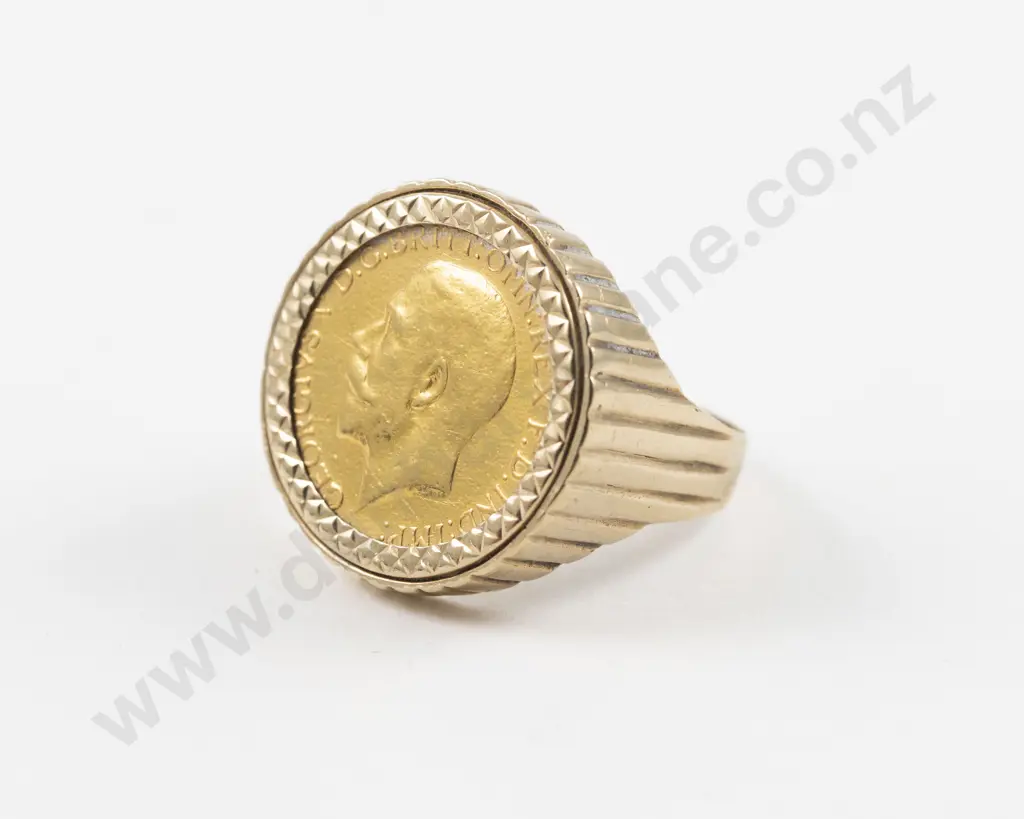 9ct Mounted Full Gold Sovereign Ring Image 1++