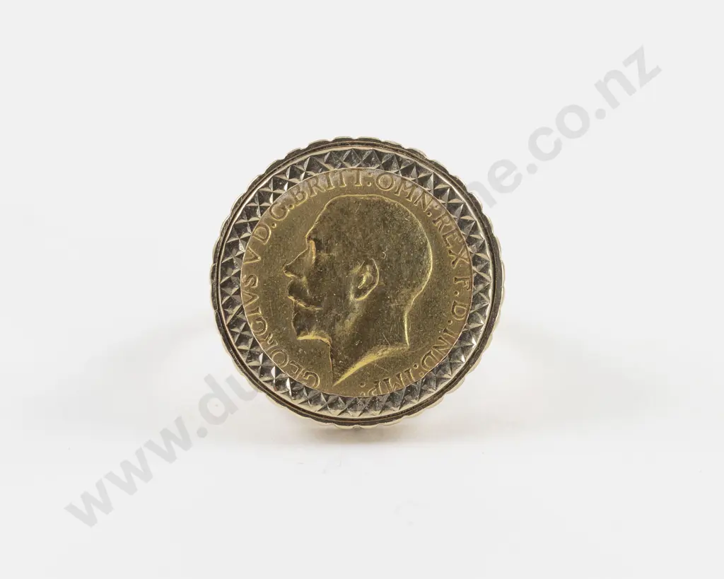 9ct Mounted Full Gold Sovereign Ring Image 1++