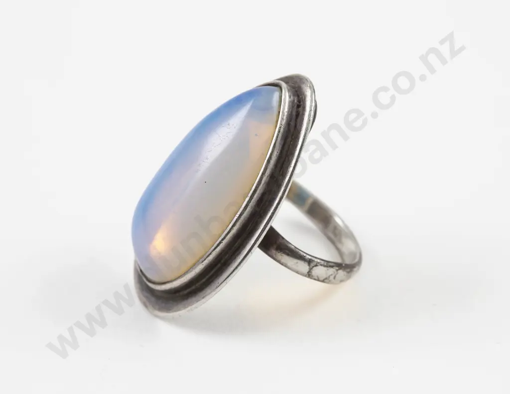 S/S Single Moonstone Ring Image 1++