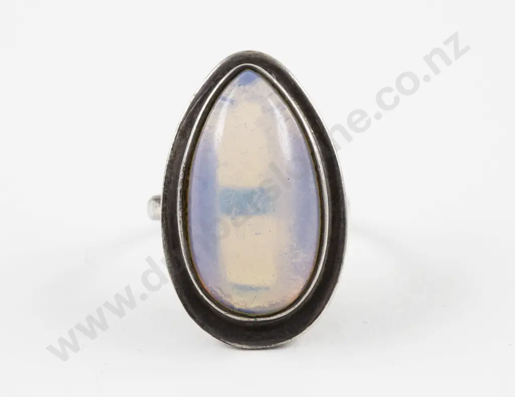 S/S Single Moonstone Ring Image 1++