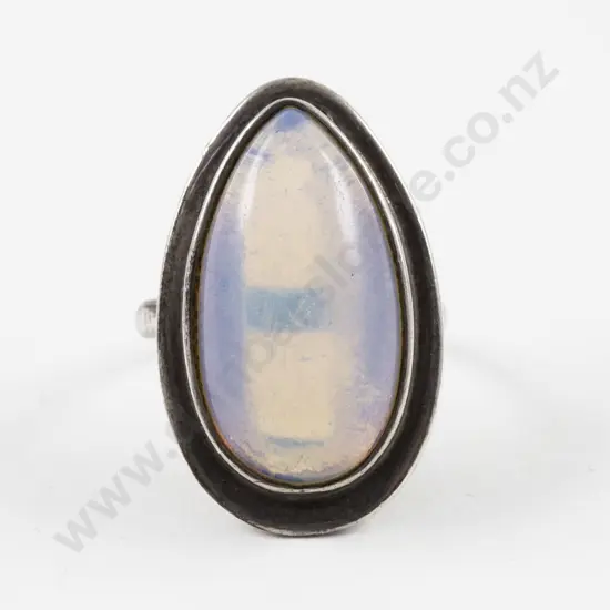 S/S Single Moonstone Ring