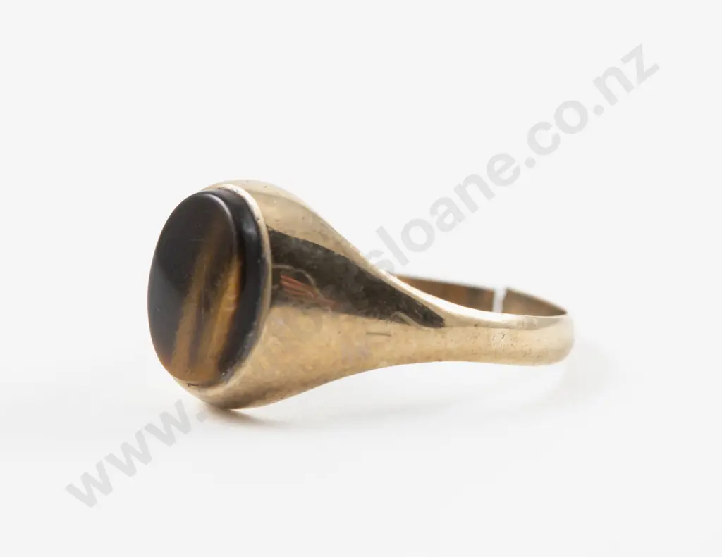 9ct Single Stone Tiger Eye Signet Style Ring Image 1++