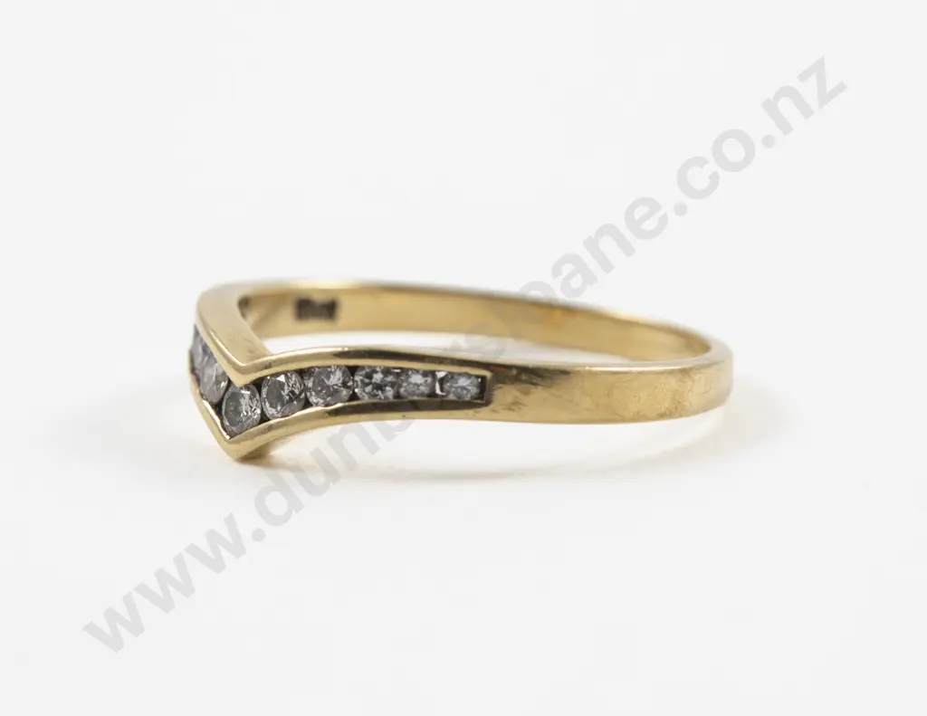 18ct Eleven Stone Diamond Band Ring Image 1++