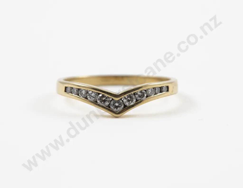 18ct Eleven Stone Diamond Band Ring Image 1++