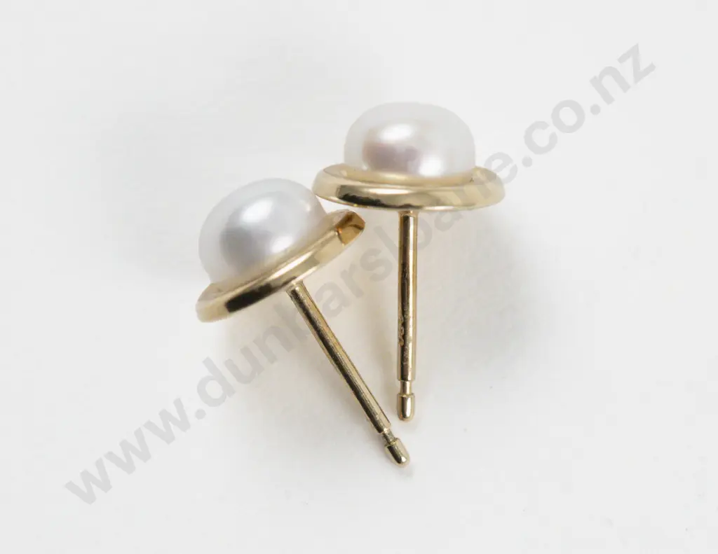 Pair 9ct Single Pearl Stud Earrings Image 1++