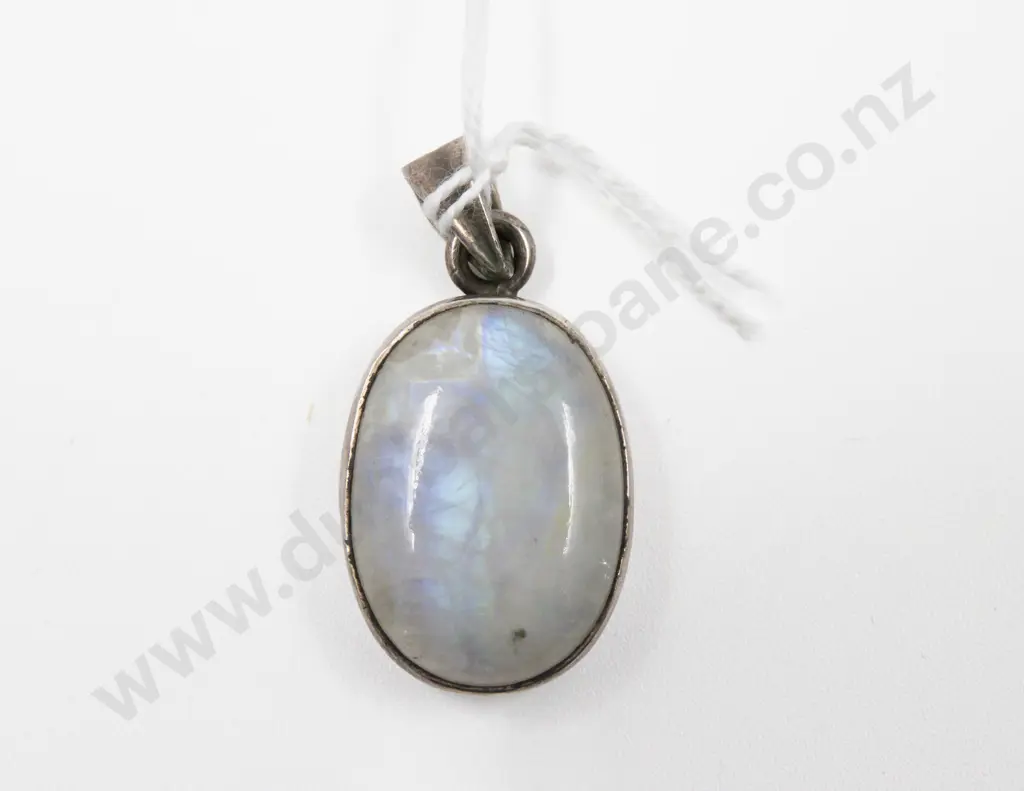 S/S Framed Single Moonstone Pendant Image 1++