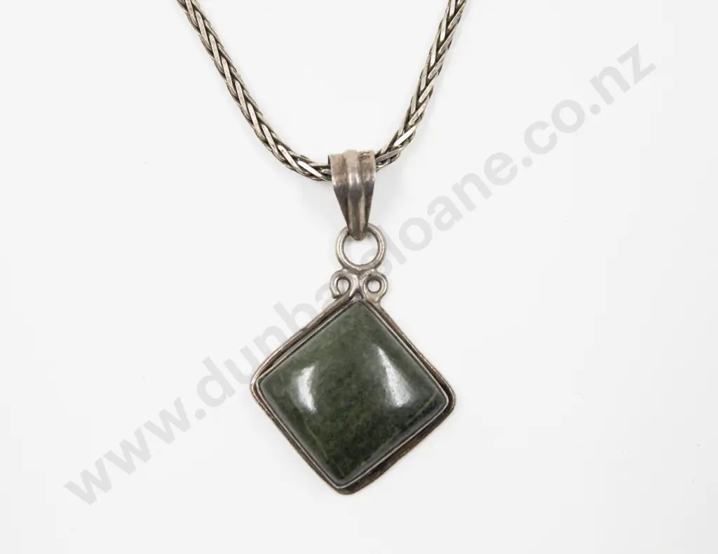 S/S Framed Single Greenstone Pendant Image 1++