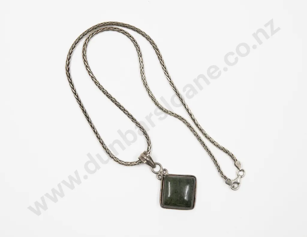 S/S Framed Single Greenstone Pendant Image 1++