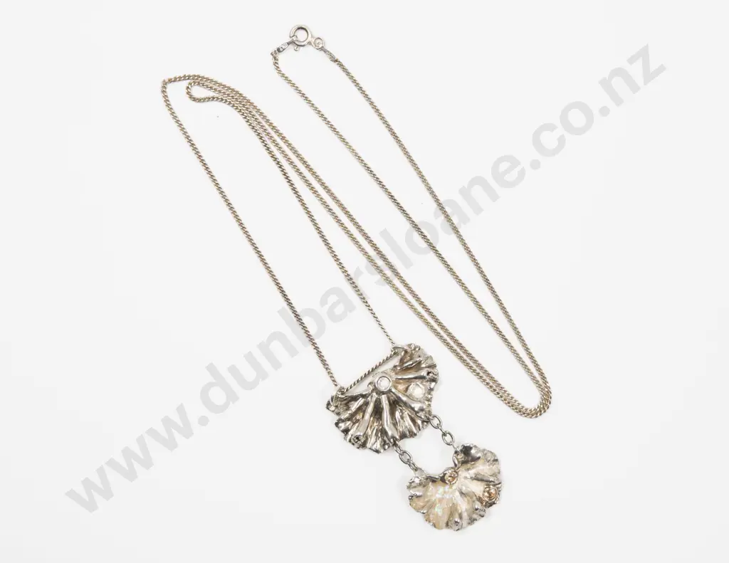 S/S Crystal Set Floral Pendant. on s/s neck chain Image 1++