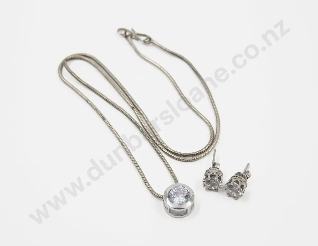 S/S Single Clear Crystal Pendant Image 1++