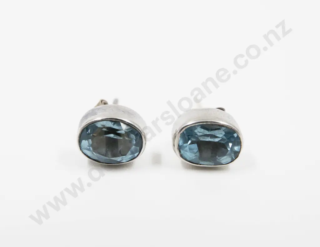 Pair S/S Single Stone Topaz Stud Earrings Image 1++