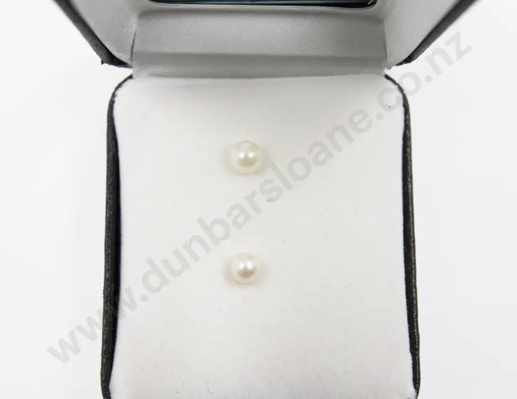 Two Unmounted 4mm Cultured Pearls Image 1++