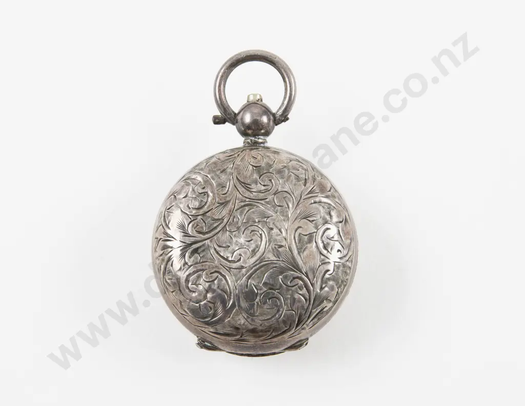 S/S Engraved Circular Soveregin Case Image 1++