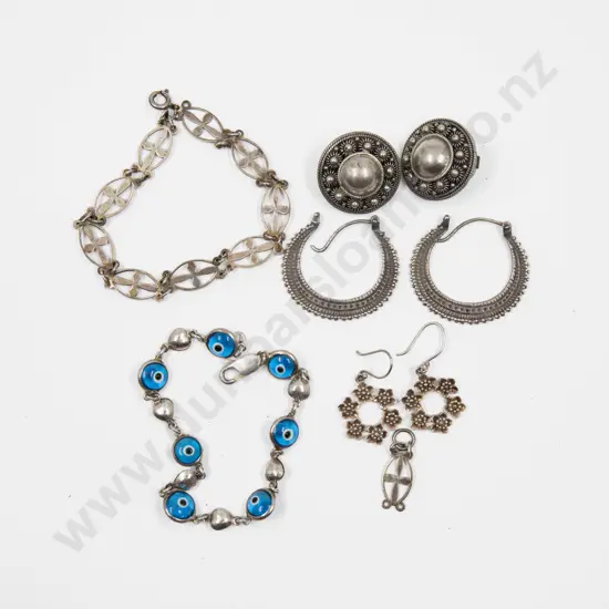 Collection of Assorted S/S Jewellery