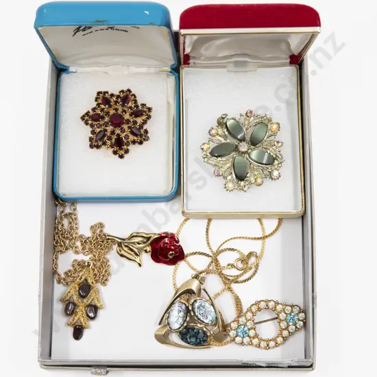 Collection of Assorted Costume Jewellery