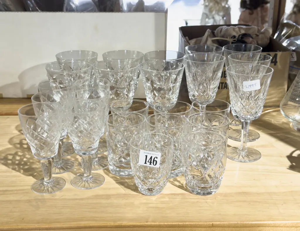 Qty of Assorted Crystal Image 1++